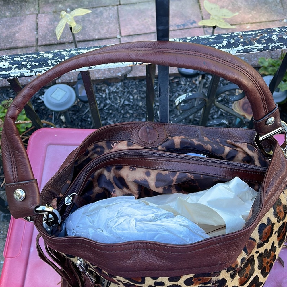 B. Makowsky Lether Leopard Purse - Picture 6 of 7